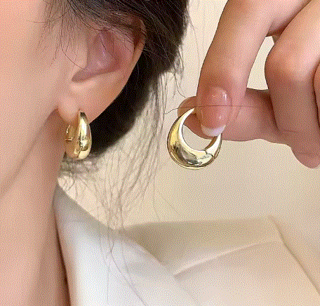 Women's Chunky Dome Earring - Souq Al Arab